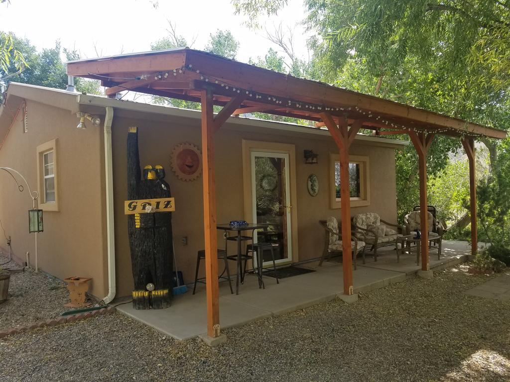 Grizzly Roadhouse Bed And Breakfast Cortez Exterior photo
