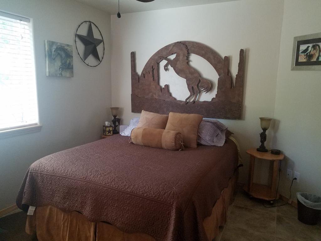 Grizzly Roadhouse Bed And Breakfast Cortez Exterior photo
