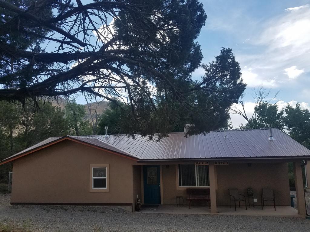 Grizzly Roadhouse Bed And Breakfast Cortez Exterior photo