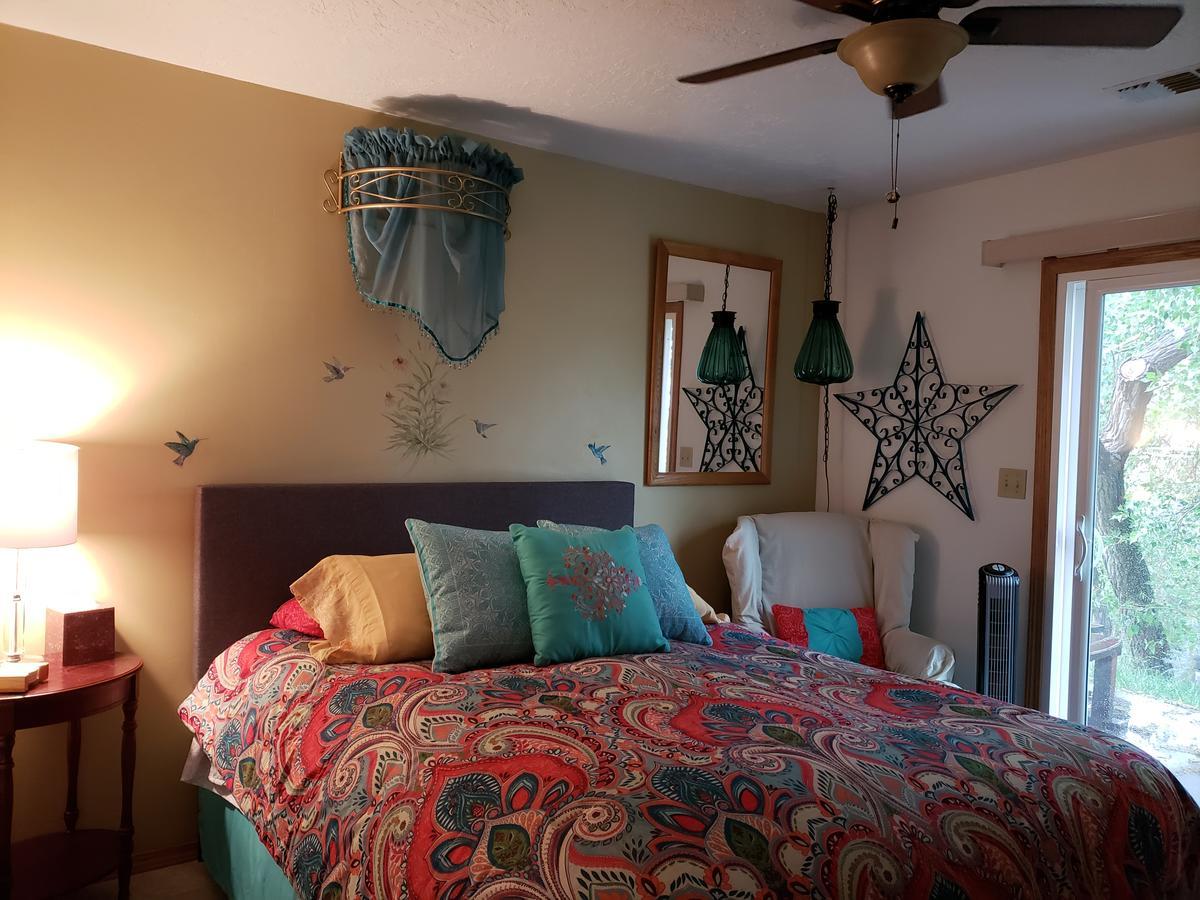 Grizzly Roadhouse Bed And Breakfast Cortez Exterior photo