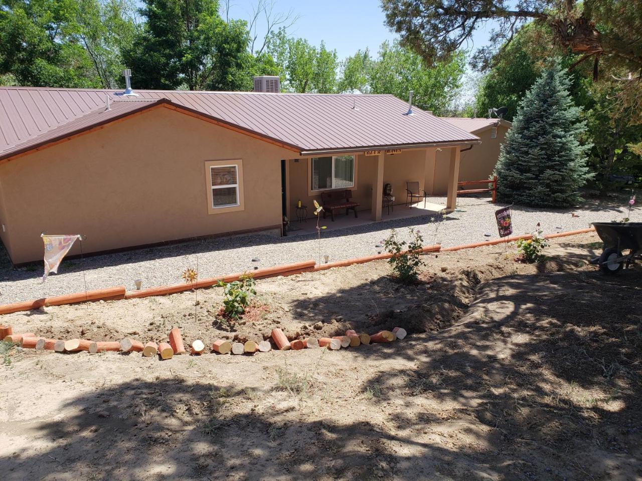 Grizzly Roadhouse Bed And Breakfast Cortez Exterior photo